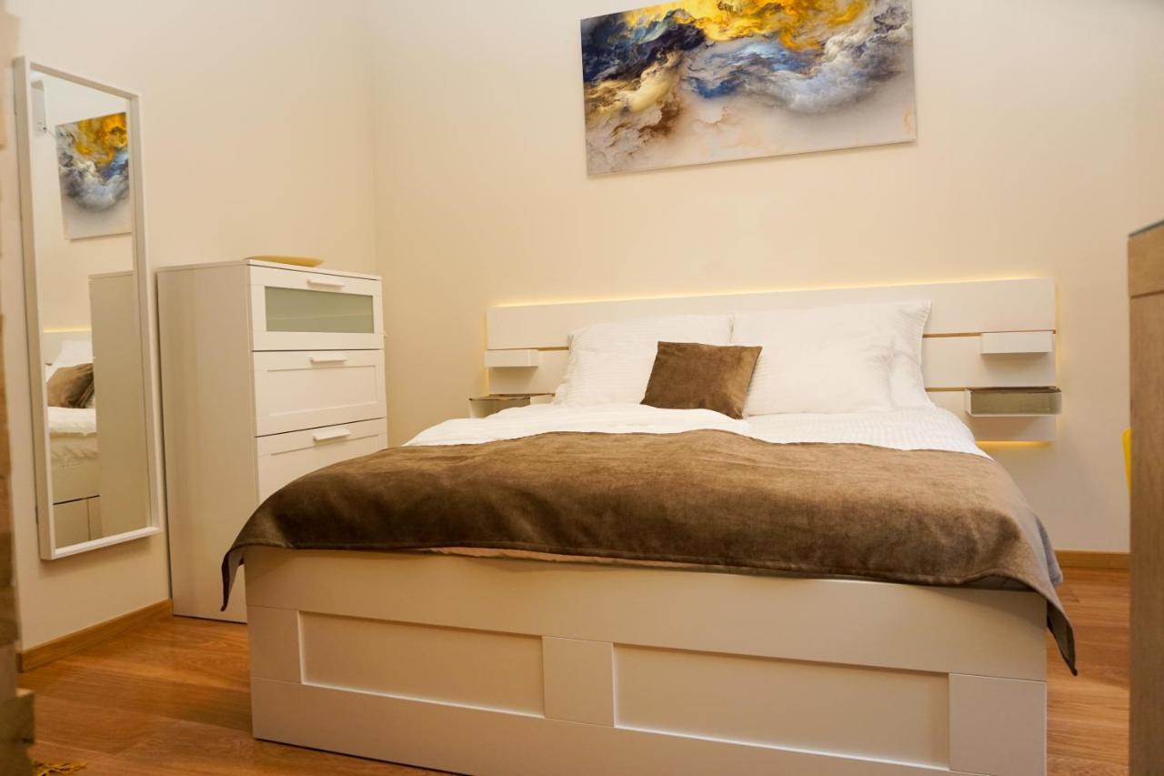 Central Palace Apartmani - Pupinova Palata Novi Sad Eksteriør billede